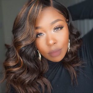 Meet your Posher, Dominique